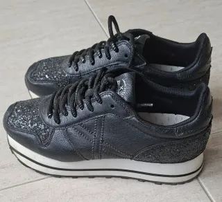 Zapatillas Munich Negras y Plateadas