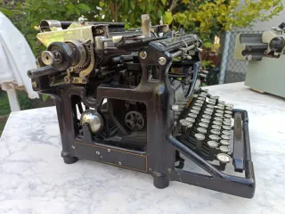 Máquina de escribir Underwood N° 5