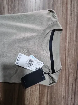 Camiseta deportiva Mango beige verde