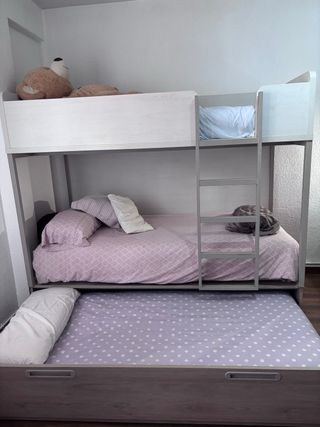 Litera con tres camas