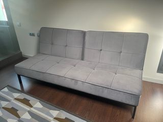 Divano letto in velluto grigio a 3 posti