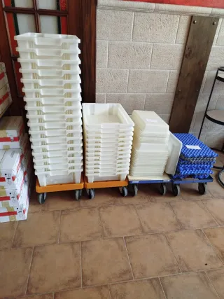 Carros Transportadores Amarillos y azules