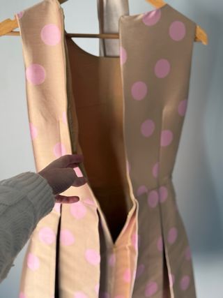 Vestido Mercedes Romero amarillo dorado topos t40