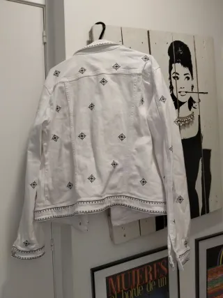 Cazadora Blanca Talla M Bordada