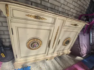 Mueble antiguo para restaurar