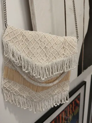 Bolso de lentejuelas y flecos
