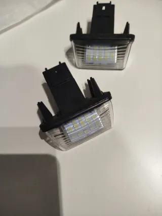 Luces LED Matrícula Toyota Avensis