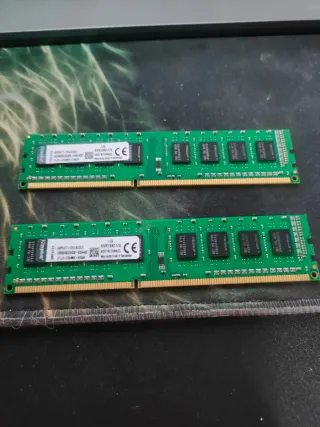2x 8GB Kingston DDR3 1600MHz RAM