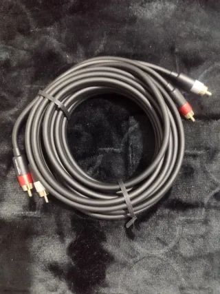 2 Cables Audio RCA Amazon Basics