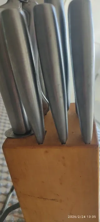 Juego de Cuchillos con Soporte de Madera