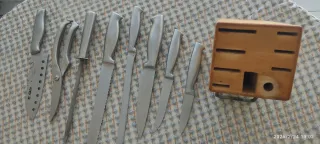 Juego de Cuchillos con Soporte de Madera