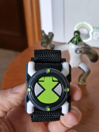 Action Figure Ben10 PlusUltra + Omnitrix
