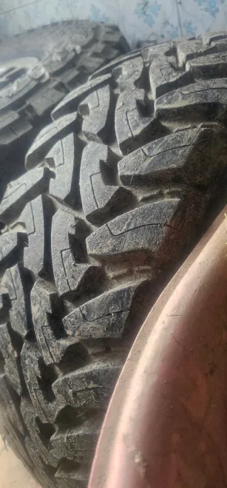 Neumáticos Toyo M/T 265/75/16. Montero Did.