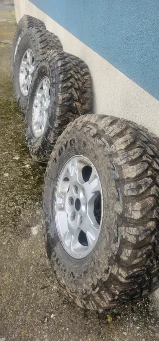 Neumáticos Toyo M/T 265/75/16. Montero Did.