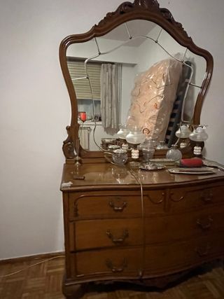 Dormitorio completo: tocador, butacas y silla