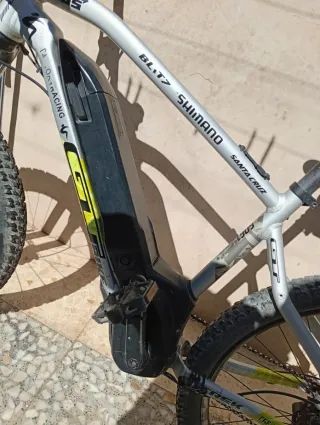 Bicicleta Eléctrica rockrider st520 motor central