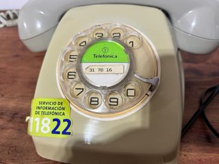 TELÉFONO ANTIGUO DE DISCO