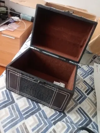 Baúl joyero estilo cocodrilo