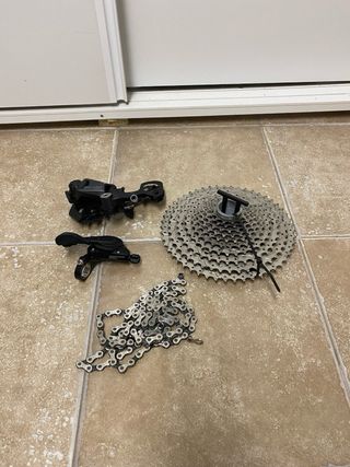 Cambio trasero Shimano Deore. Cassette y mando