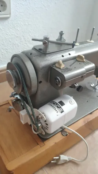 Máquina de coser Refrey VZ