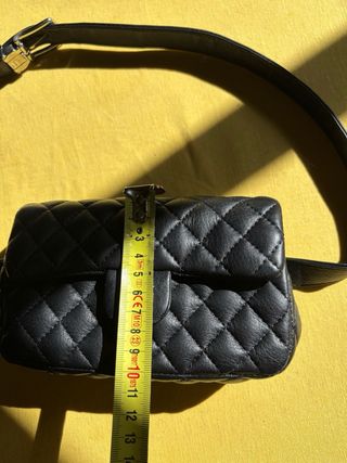 Pochette/Riñonera Chanel UNIFORM Negra
