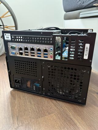 Servidor NAS Jonsbo N4 Xeon 10c/20h 2.5GbE