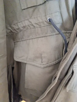 Chaquetón con capucha verde