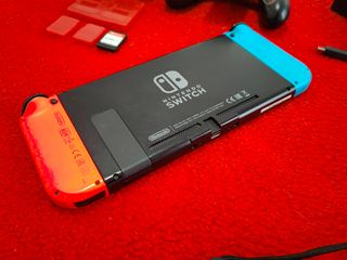 Vendo o cambio Nintendo Switch + Juego Accesorios