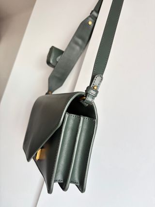 Bolso Pinko Verde con funda para auriculares apple