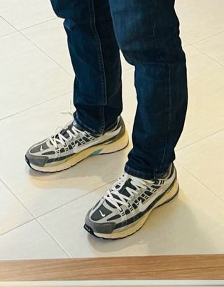 Nike P-6000 Gris y Blanco