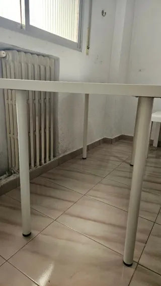 Mesa de escritorio Ikea blanca