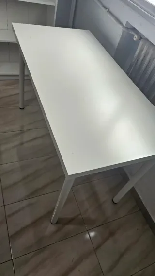 Mesa de escritorio Ikea blanca
