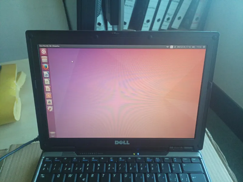 Dell Latitude D420 Portátil linux afbeelding 2