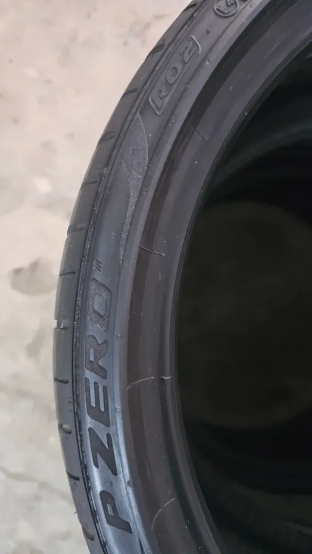 Neumáticos 255 30 19 Pirelli seminuevos