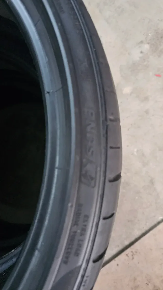 Neumáticos 255 30 19 Pirelli seminuevos
