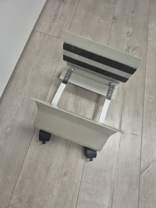 Soporte Torre PC con Ruedas