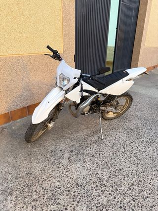 Beta 49 cc Enduro/Motocross Blanca