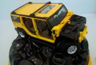 Hummer H2 3D esc 1/18 expositor giratorio Magan wh