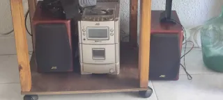 Minicadena JVC Plata y Marrón