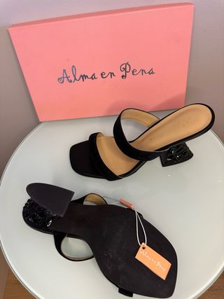Zapatos de fiesta Alma en Pena con pedrería