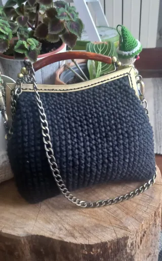 Bolso de crochet hecho a mano