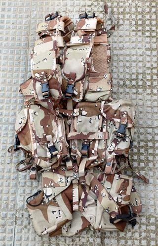 Chaleco táctico ALTUS árido desierto