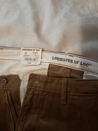 Pantalones NUEVOS Lee Leesures Marrón Talla 34x32