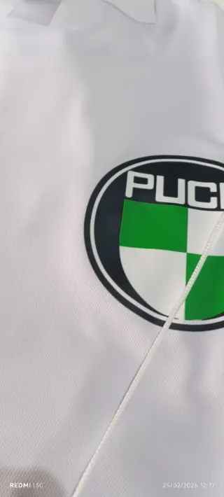 Bolsa de tela blanca con logo