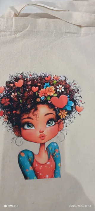 Bolsa de tela blanca con logo