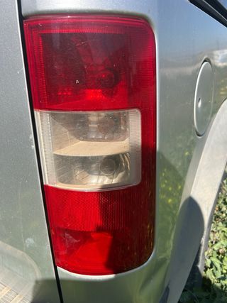 Faro trasero derecho Ford Tourneo
