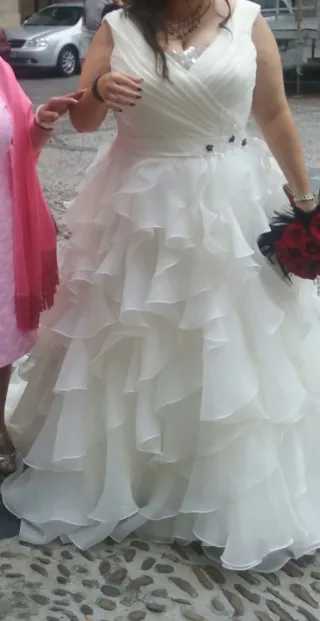 Vestido de Novia con Volantes talla grande