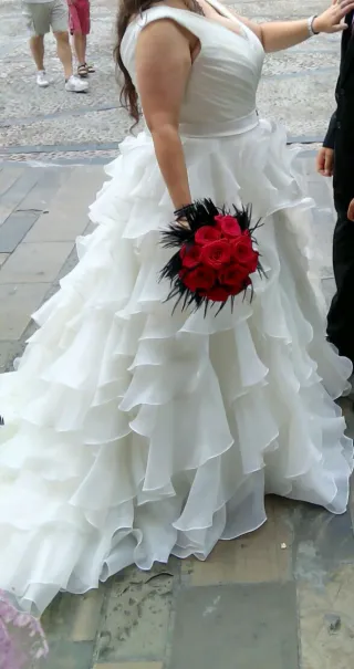 Vestido de Novia con Volantes talla grande