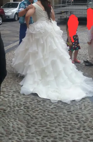 Vestido de Novia con Volantes talla grande