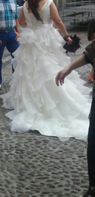 Vestido de Novia con Volantes talla grande